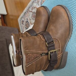 POP GIRLS BRAND BROWN ANKLE BOOTS EMBELLISHED WITH SPARKLES SIZE 2